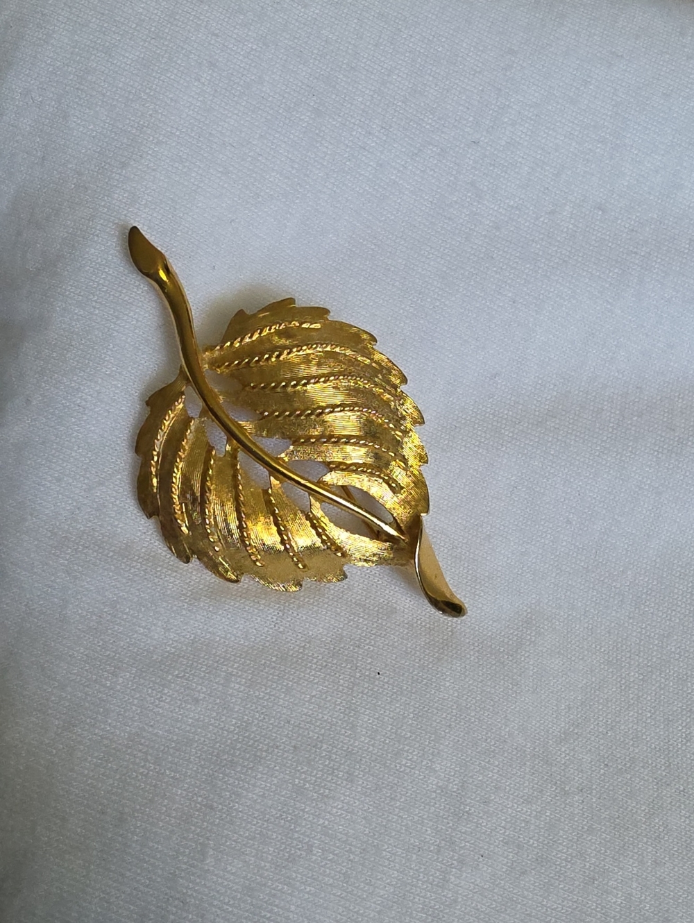 Vintage Gold Leaf Brooch - Elegant Leaf Pin